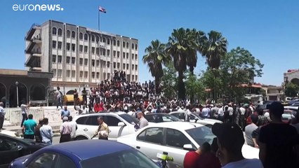 شاهد: السوريون في السويداء يتظاهرون ضدّ النظام واحتجاجاً على الحالة الاقتصادية