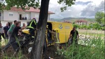 Aksident i rëndë në Korçë/ Sharrohet makina për të nxjerrë shoferin