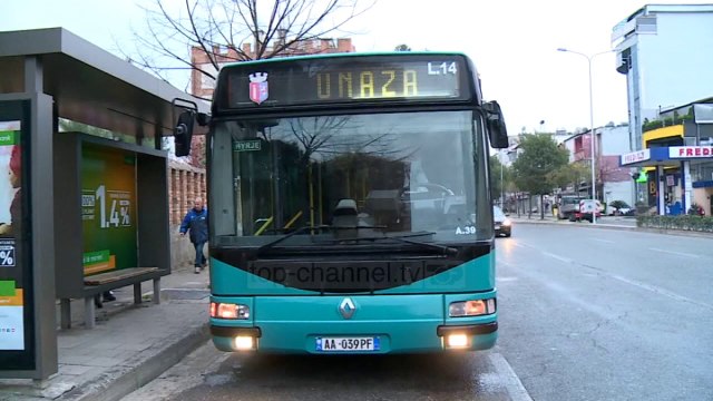 Top News - Paraqesin kërkesat/ Shoqata e transportit në protestë