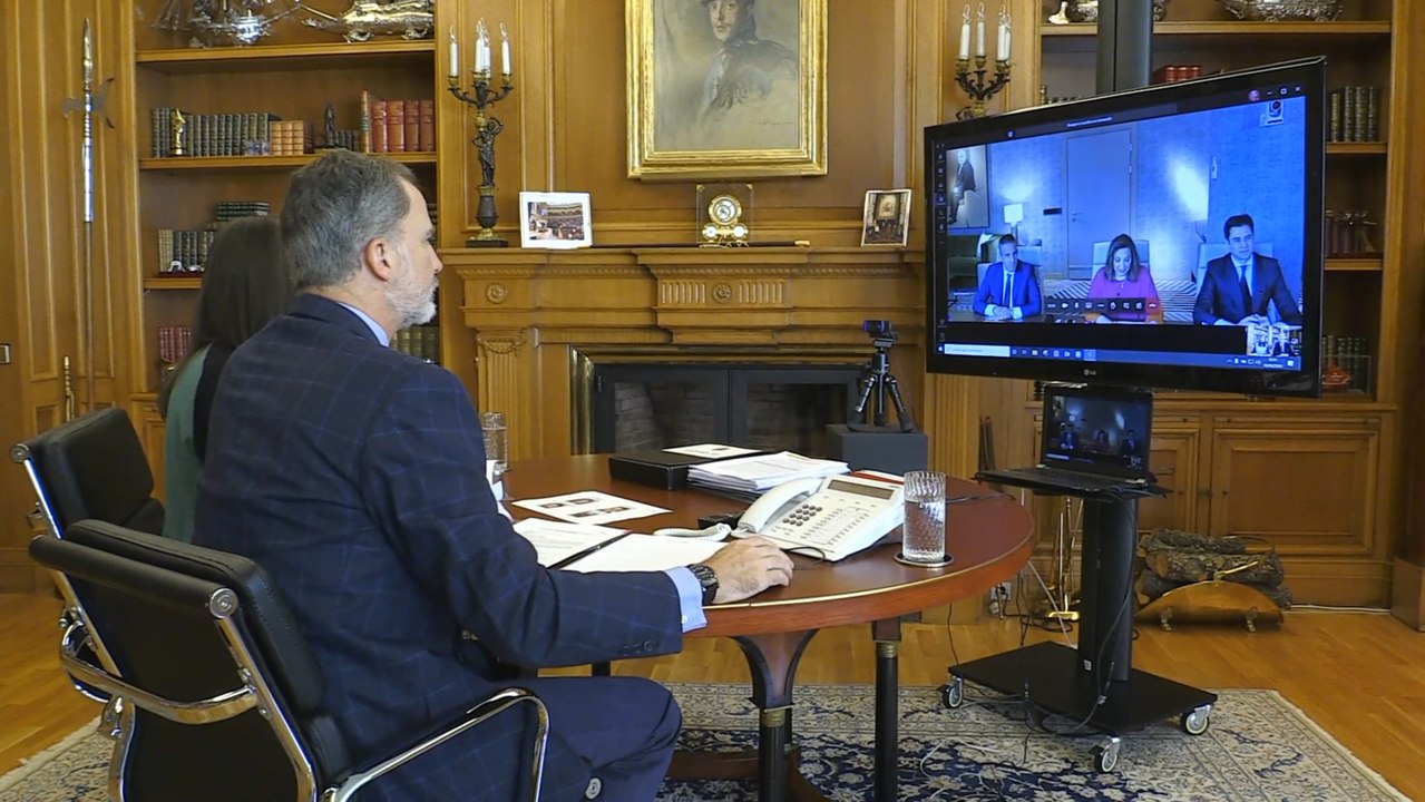 Los Reyes, reunidos con la presidenta de El Corte Inglés, Marta Álvarez