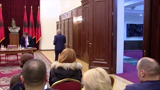 Ora News - EURALIUS dhe OPDAT refuzojnë të japin opinion për Ardian Dvoranin