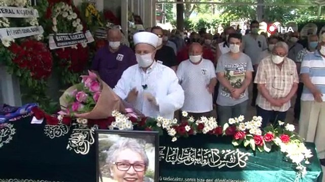 Usta tiyatro oyuncusu Ayşegül Atik son yolculuğuna uğurlandı