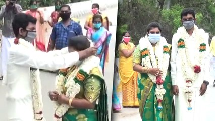 தமிழகம்-கேரளா எல்லையில் நடுரோட்டில் நடைபெற்ற திருமணம்