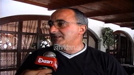 Ekipi i Tiranës feston pas fitores - (29 Maj 2000)