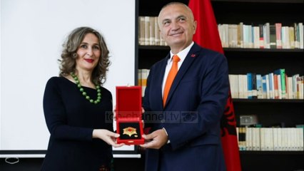 Top News - Me rastin e 95-vjetorit/ Meta dekoron akademikun Luan Omari