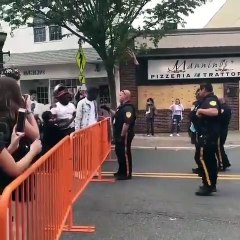 ABD polisi siyahiler den af diliyor