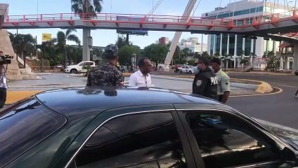 Hermano del ministro de Salud detenido en toque de queda, con licencia vencida y aliento a alcohol