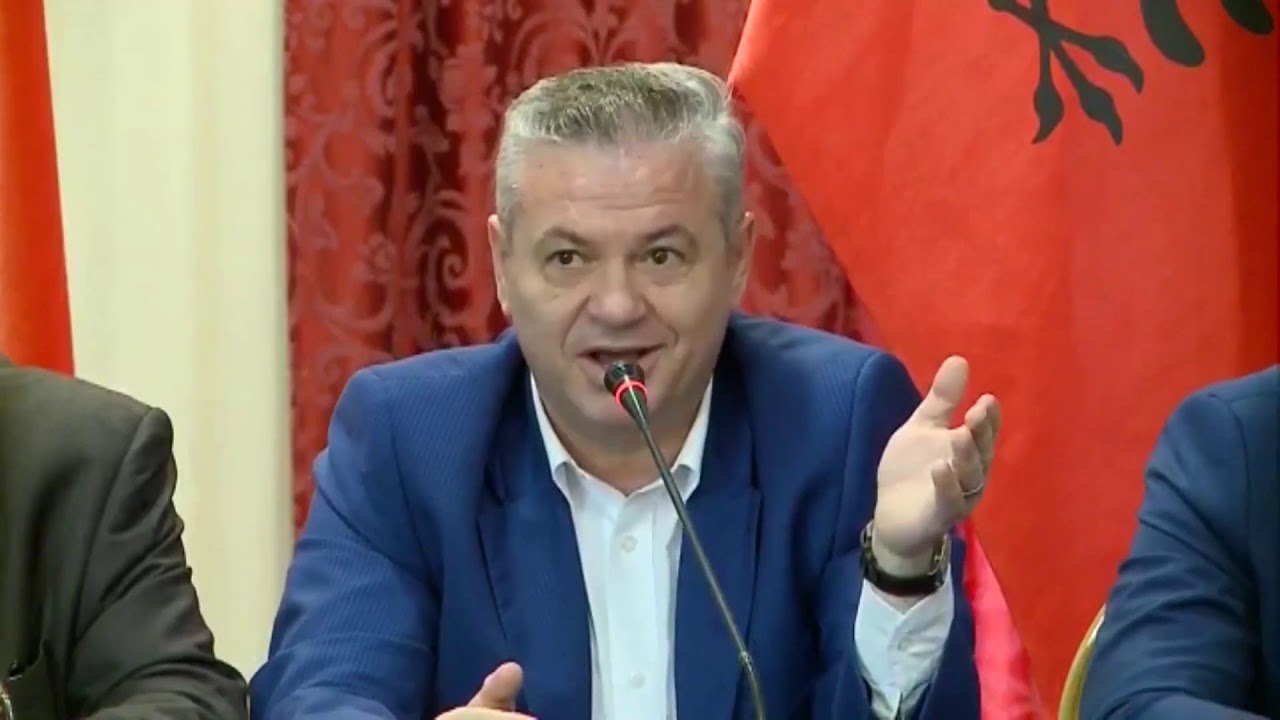 MURRIZI MBLEDH DISA KRYETARË TË PARTIVE JASHTË KUVENDI