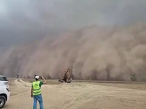 Une tempête de sable recouvre le Mali en mode fin du monde