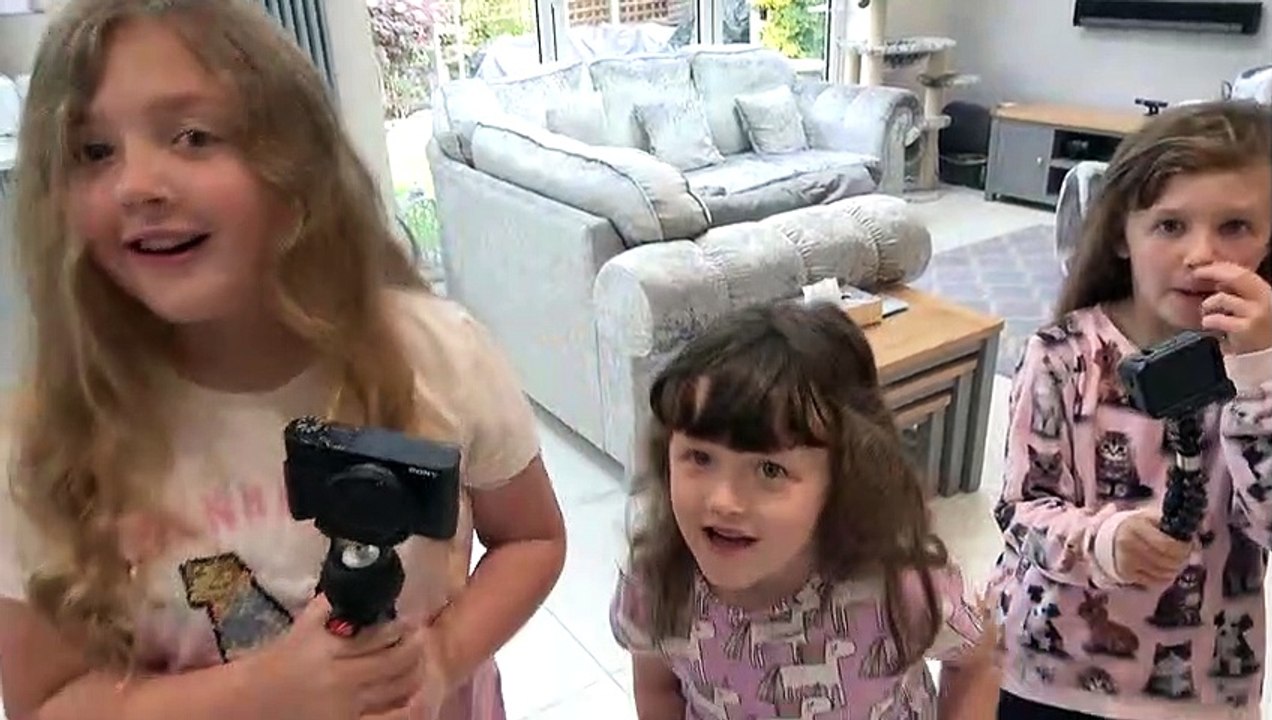 Sophia, Isabella e Alice Brincando
