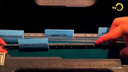 sujet: éditorial des objets politiques en suspens