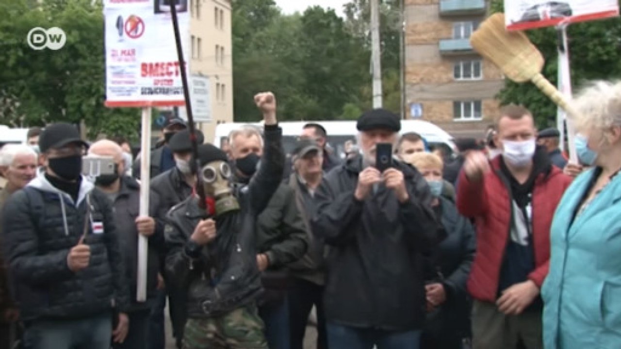 Беларусь готовится к выборам: сбор подписей, протесты в поддержку Тихановского и критика Лукашенко (01.06.2020)