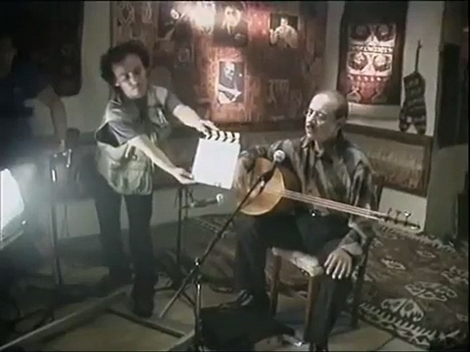 Ne güzel videoymuş bu. Neşet Ertaş ile Şener Şen buluşması