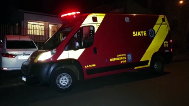 Idosa de 94 anos é socorrida pelo Siate após sofrer queda em casa no Bairro Neva