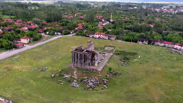 Yeşile bürünen Aizanoi Antik Kenti'nin gecesi ayrı gündüzü ayrı güzel - KÜTAHYA