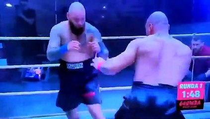El KO salvaje del 'Tyson Polaco' a su víctima en el boxeo si guantes: Lo sacan en camilla