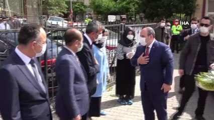 Bakan Varank: 'Türkiye maskenin ihracatını da yapabilecek'