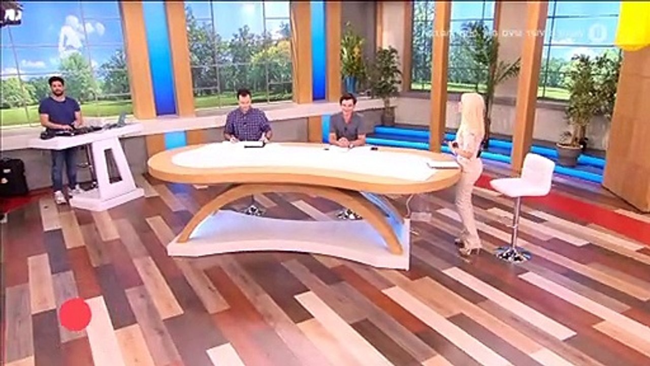 Ελένη Μενεγάκη: Δε φαντάζεστε τι την ρωτά ο κόσ...