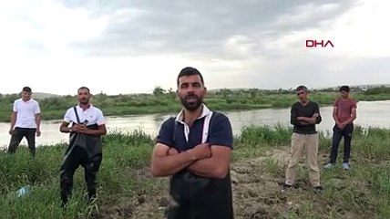 Kaçak balık avcıları, ekinlerine zarar vermesini diye nöbet tutuyorlar