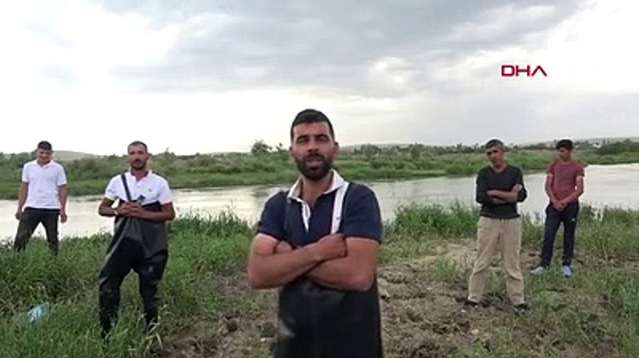 Kaçak balık avcıları, ekinlerine zarar vermesini diye nöbet tutuyorlar