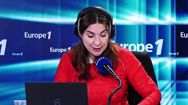 Réagissant aux annonces de Christophe Castaner, des policiers niçois déposent leurs menottes au sol