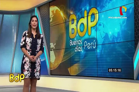 Ate: bus de transporte público choca con auto y se empotra en muro de la carretera Central
