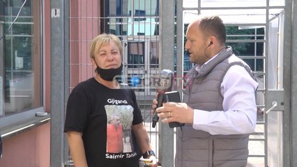 Report TV -Fansja në derën e gjykatës: I gjithë Kombinati pret pafajësinë e Saimir Tahirit