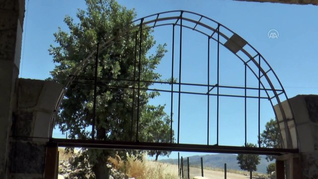 Şırnak Üniversitesi, teröristlerin yıktığı tarihi evlerin benzerini yapıyor - ŞIRNAK