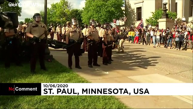 St Paul : symbole du génocide contre les Amérindiens, la statue de Christophe Colomb renversée