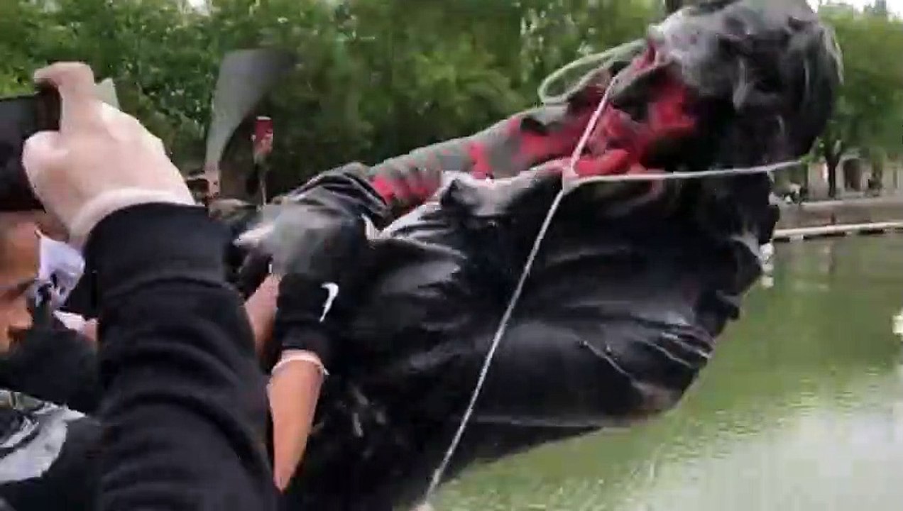 Gestürzte Sklavenhändler-Statue in Bristol geborgen