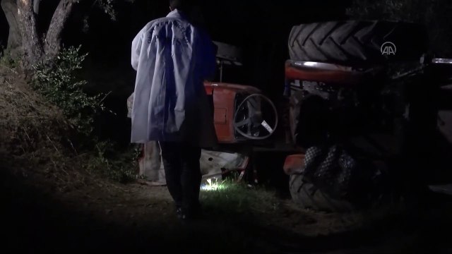 Devrilen traktörün altında kalan sürücü yaşamını yitirdi - BURSA