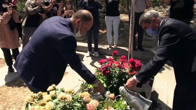 Şehit öğretmen Şenay Aybüke Yalçın kabri başında anıldı - ÇORUM