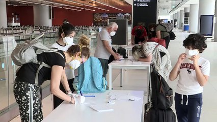 Kanada'daki Türk vatandaşları yurda getirildi - İSTANBUL