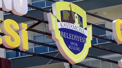 Kastamonu Belediyespor, Hakan Günal ile devam edilmeyeceği haberlerini yalanladı
