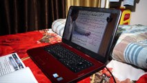 Iraklı öğretmen, ders videoları hazırlayarak Kovid-19 günlerinde öğrencilerine destek oluyor - BAĞDAT