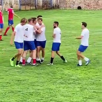 Prima il calcio del tennis per i giocatori dell'Adria Tour. Djokovic, Thiem, Dimitrov e A. Zverev in campo @NBASerbians