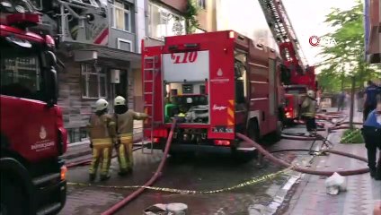 Sultangazi'de korkutan çatı yangını