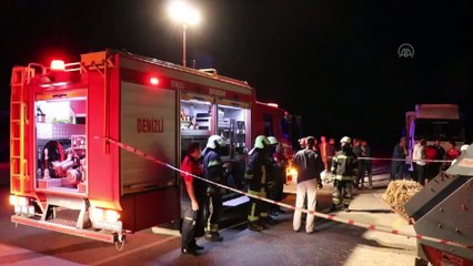 Otomobil park halindeki traktöre çarptı: 2 ölü - DENİZLİ