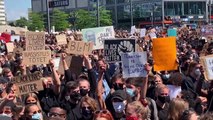 Almanya'da, ABD'de polis şiddetiyle öldürülen George Floyd protestosu - BERLİN