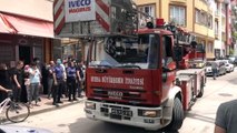 Bursa'da bir binanın çatısında çıkan yangın söndürüldü - BURSA