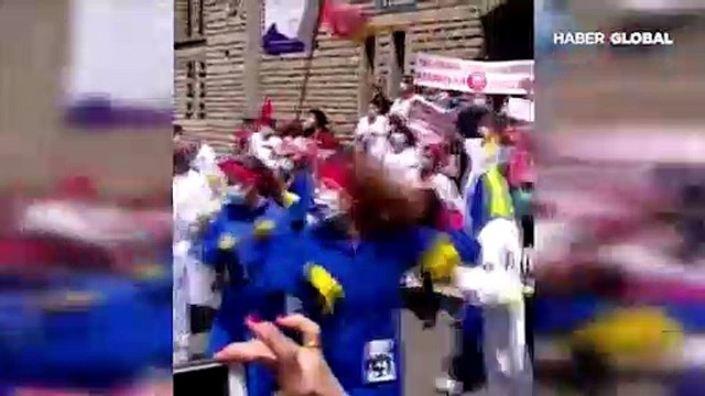 Fransa'da sağlık çalışanlarından danslı protesto