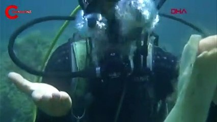 Su altında 'maske ve eldiven' kirliliği