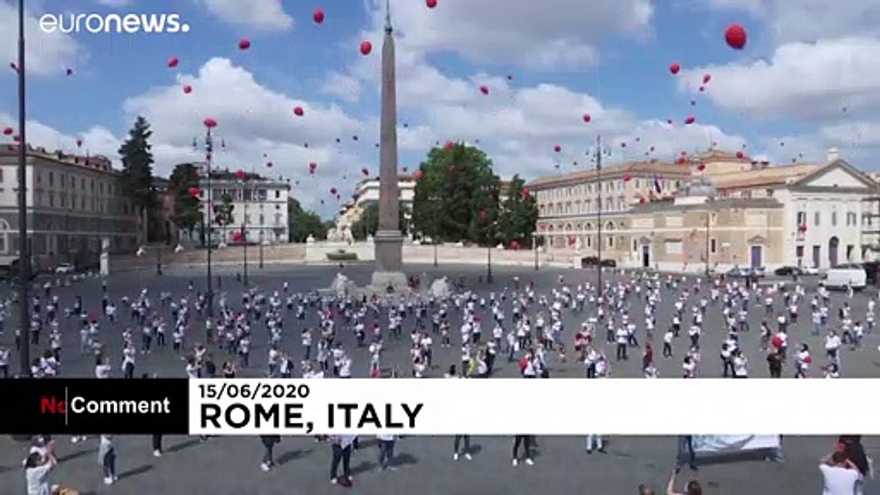 Nicht genug bekommen - Pfleger und Tourguides kritisieren Regierung