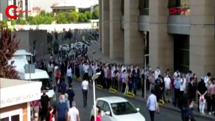 Duruşmalar başladı, adliye önünde uzun kuyruklar oluştu
