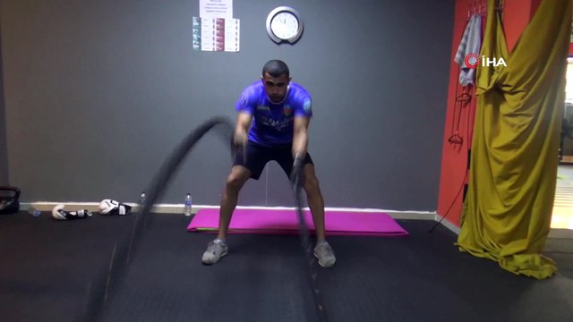 Azerbaycanlı sporcu Aykhan Mammadov Korona sonrası Giresun’da boks çalışmalarına tekrar başladı