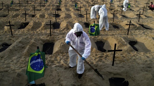Coronavirus: In Brazil, beach ‘graves’ created to protest the government’s pandemic response