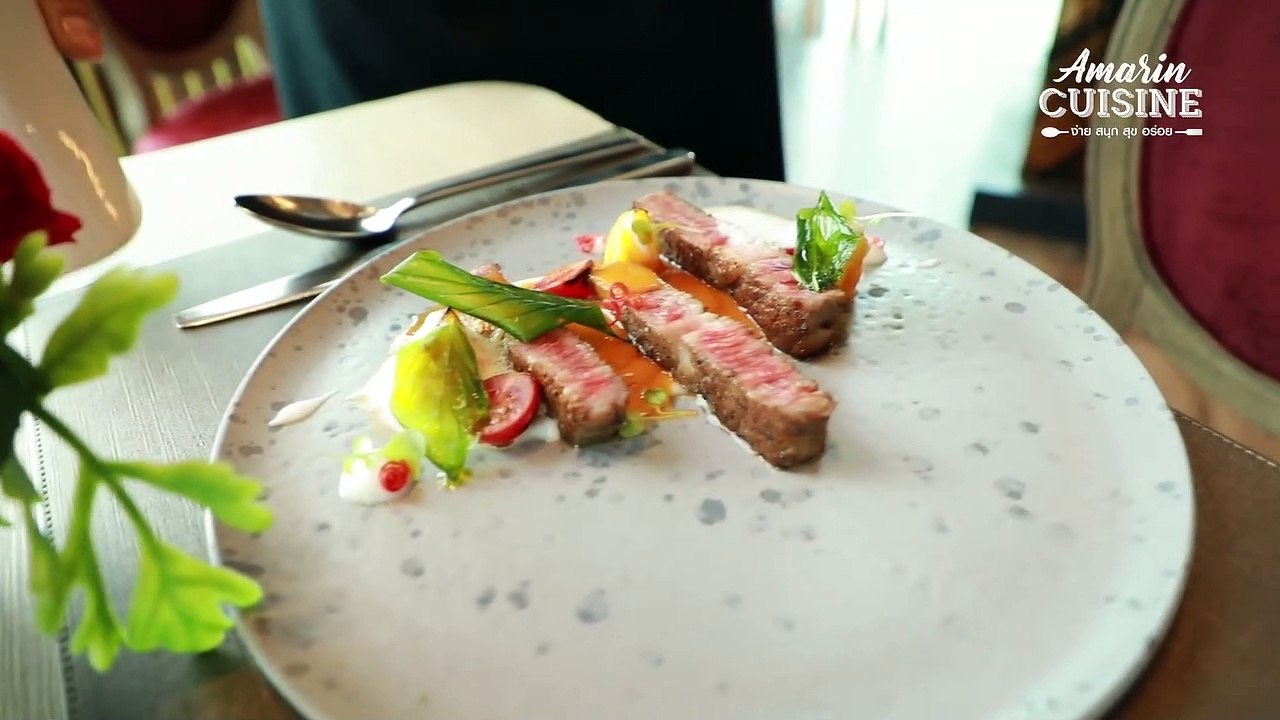 Open kitchen with by Celebrity Chef สุรกิจ เข็มแก้ว (เชฟปิง) เชฟกระทะหล่อ