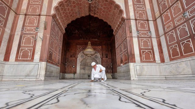 Don't use alcohol-based sanitizer to clean Mosques: Maulana