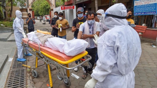 Discrepancy in Delhi Covid death toll; Gehlot, Pilot meet Congress MLAs; more