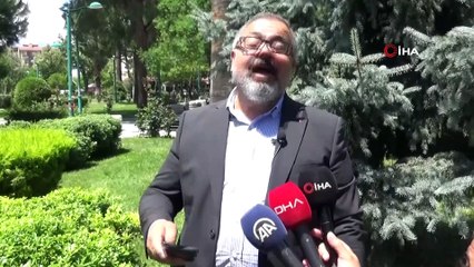 Ayasofya tartışmalarına yazdığı dizeler ile katıldı